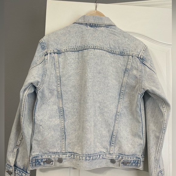 NEW LEVIS DENIM TRUCKER JACKET - Picture 2 of 4